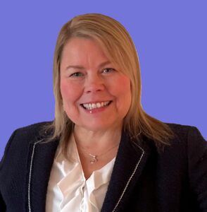 Julie Dellone headshot